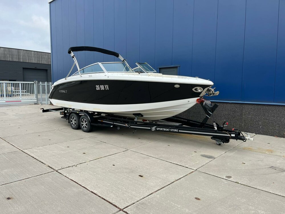 Cobalt R5 Bowrider